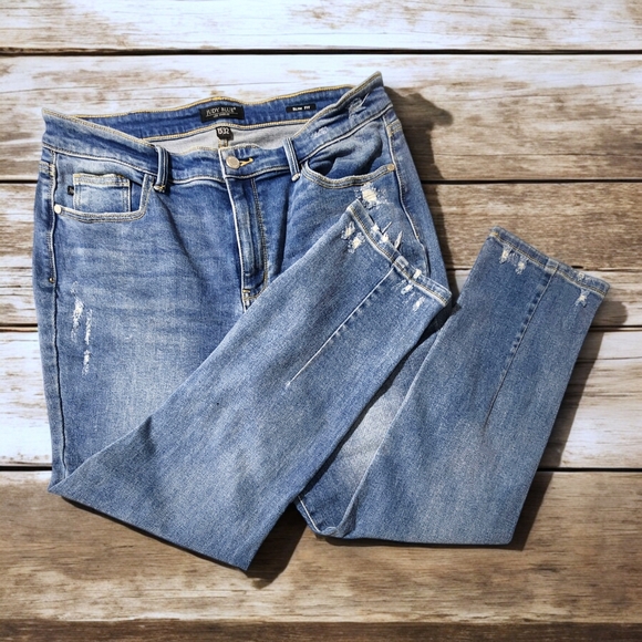 Judy Blue Slim Fit Jeans Womens 15/32 Blue Distressed Light Wash Faded Denim - Picture 1 of 13